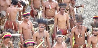 Aborjinler’e misafir olmak ister misin? Aborjinlerin anavatanı Avustralya’nın, en güzel şehirleri Sydney ile Melbourne’e uçuruyor.