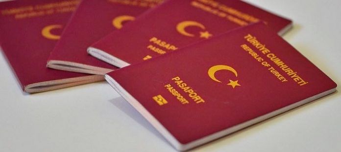 Türk vatandaşlarına transit uçuşlarda vize uygulamaya başladı