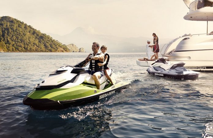 Yat tatili, jet ski