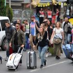 Turistlerin Taksim’e girişi polis kontrolünde gerçekleşiyor