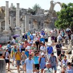 İzmir turizminde Avrupa pazarı yükseliyor Gruplar Efes'i Ziyaret Etmiyor: Giriş Ücretlerindeki Artış Turistleri Etkiliyor