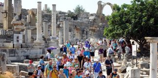 Türkiye ilk beş ayda ne kadar ziyaretçi ağırladı? Gruplar Efes'i Ziyaret Etmiyor: Giriş Ücretlerindeki Artış Turistleri Etkiliyor