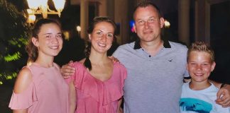 Alman turizmcilerden Antalya’da tatille mesaj!