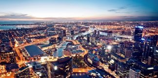 Sınırlarını yeniden açtı