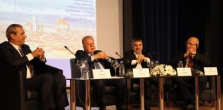 Turizm profesyonelleri öğrencilerle buluştu