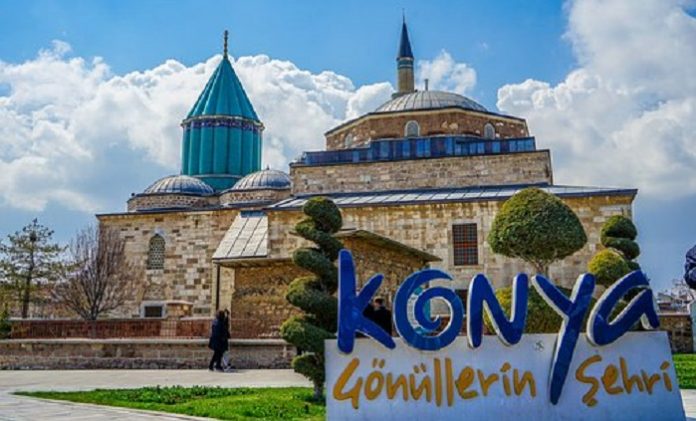 konya mevlana türbesi