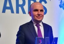 İlhan Küçük, “Yılın en iyi parlamento üyesi” ödülüne layık görüldü