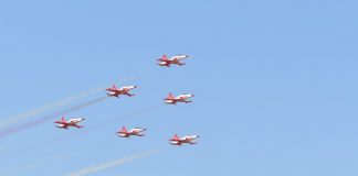 Gökyüzünde 10 milyar dolarlık gövde gösterisi