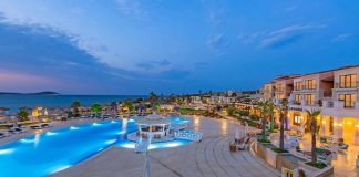 Corendon’un Alaçatı’daki oteli ünlü isimlerle açıldı