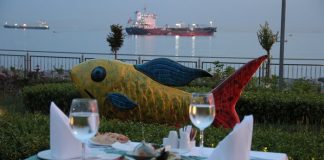 Crowne Plaza Florya’da muhteşem deniz manzarasında Ramazan ziyafeti