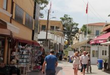 KKTC ile Kıbrıs Rum kesimi arasındaki sınır kapıları açıldı