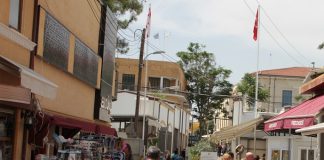 KKTC ile Kıbrıs Rum kesimi arasındaki sınır kapıları açıldı