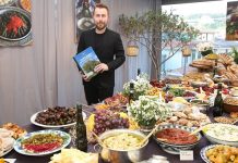 Şef Ömür Akkor ile Komili Lezzet Seyahatnamesi