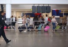 26 Eski Hükümet Yetkilisine Seyahat Yasağı Getirildi Bangladeş'te yolsuzluk soruşturması kapsamında 26 eski hükümet yetkilisine seyahat yasağı getirildi