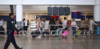 26 Eski Hükümet Yetkilisine Seyahat Yasağı Getirildi Bangladeş'te yolsuzluk soruşturması kapsamında 26 eski hükümet yetkilisine seyahat yasağı getirildi