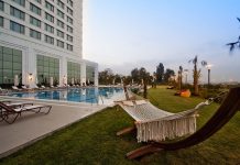 İstanbul’un en iyi açık yüzme havuzlu 10 oteli İstanbul'un en iyi açık yüzme havuzlu 10 oteli