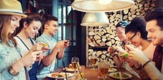 Tüketicilerin üçte biri seyahatini akıllı telefondan planlıyor!