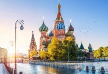 Raiffeisen Raporu: Ruslar bu yıl nerede tatil yapacak, ne kadar harcayacak?