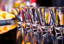 Dünyanın en iyi 50 barı listesi yenilendi Uçuş Öncesi Alkol Tüketimi Tehlikeli: Uzmanlar Havaalanında İçki İçmeye Karşı Uyarıyor