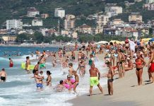 Her Turist Bir İz Bırakıyor: Turizm Akdeniz’i Plastik Krizine Sürüklüyor turizm sezonu