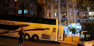 Turist kafilesine molotoflu saldırı