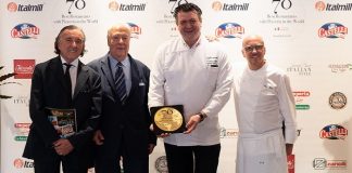 Paper Moon dünyanın en iyileri arasında