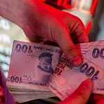 Tatilin ardından TL’nin dolar ve euro karşısında düşüşü devam