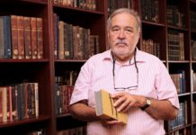 İlber Ortaylı’nın ‘bir şehir nasıl gezilir’ üzerine verdiği 7 tavsiye İlber Ortaylı'nın Bayram Tatili İçin Keşif ve Okuma Tavsiyeleri. Tarihçi İlber Ortaylı'dan bayram tatili için dolu dolu geçirmenin sırları: