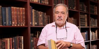 İlber Ortaylı’nın ‘bir şehir nasıl gezilir’ üzerine verdiği 7 tavsiye İlber Ortaylı'nın Bayram Tatili İçin Keşif ve Okuma Tavsiyeleri. Tarihçi İlber Ortaylı'dan bayram tatili için dolu dolu geçirmenin sırları: