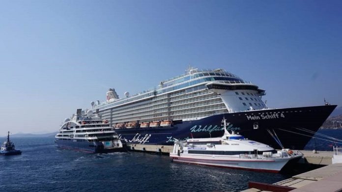 Bodrum Kruvaziyer Liman main schiff4