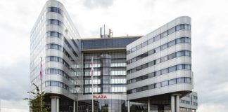 Corendon Village Hotel bahçesindeki jumbo jetle fark yaratacak