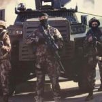 “Sizi böyle posterle karşılayan ülkeye tatile gider misiniz?”