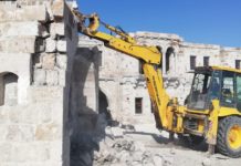 Kapadokya’da ruhsatlı çirkinlikler duruyor, ruhsatsız güzellikler yıkılıyor!