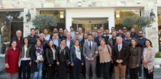 Foça turizmi acil çözümler bekliyor