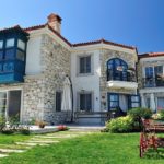 Alaçatı Sultan Konak misafirlerini masalsı bir tatile çağırıyor