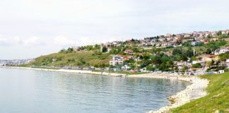 Beylikdüzü’ne içinde otelde olan bir sahil kasabası geliyor