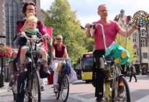 Amsterdam’da Turist İsyanı: Halk Belediyeye Dava Açtı Hollanda ulaşımda bisikleti tercih ediyor