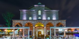 Yabancı turistlerden Hürrem Sultan Hamamı’na yoğun ilgi