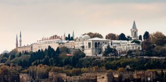 Topkapı Sarayı’ndaki bazı eserler ‘uygun bir yere’ taşınacak! Topkapı Sarayı Gece Ziyaretlerine Açıldı