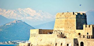 Yunanistan, Yangın Nedeniyle Tahliye Olan Turistlere Ücretsiz Tatil Sunacak unanistan'da Orman Yangınları Sonrası Ücretsiz Tatil Fırsatı: Rodos Kapılarını Açıyor