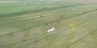 Rusya’da bir yolcu uçağı mısır tarlasına acil iniş yaptı