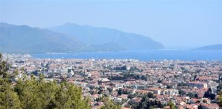 Marmaris’te kaçak yapıların yıkımına başlanıyor