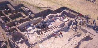 Metropolis Antik Kenti’nde yeni bir yapı keşfedildi!