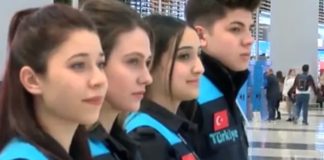 Pasaport polisleri’nin yeni kıyafetlerinde “Turkey” yerine “Türkiye”