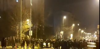 Taksicilerle turizm şoförleri arasındaki gerginlik sokağa taştı