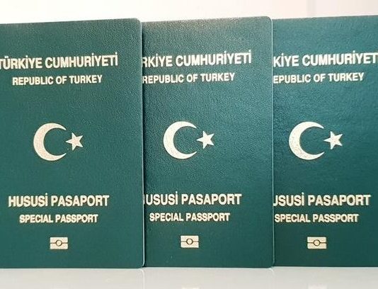 Anayasa Mahkemesi’nden kritik yeşil pasaport kararı: Başvuru oybirliğiyle reddedildi AB’den Vizesiz Seyahat Açıklaması: Yeşil Pasaportlular ETIAS’tan Muaf
