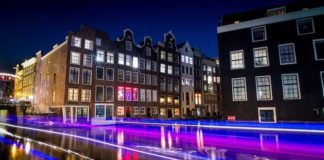 Turistler için şimdi de “erotik merkez” kuracak