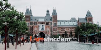 Amsterdam’dan turistlere esrar hamlesi