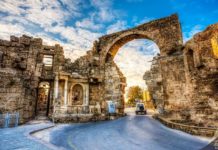 Antik Side’nin Restore Edilen Athena Tapınağı Yeniden Ziyaretçilerini Ağırlıyor