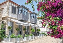 Alaçatı otelleri sezonu açtı